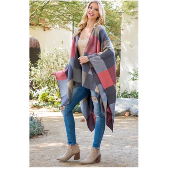 🌸💕Welcome to Pink Icing Boutique 🌸🌸💕Besides being a Posh Ambassador11🌸💕 - Picture 3 of 16